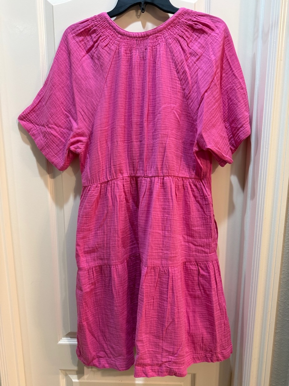 GAP NWT Hot Pink Textured Tiered V-Neck Dress MEDIUM - Picture 5 of 6
